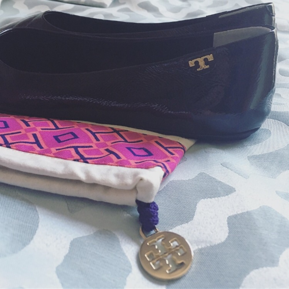 TORY BURCH Crinkle Minnie Travel Ballet Flat Shoes in Black Patent